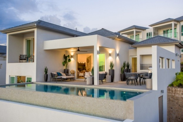 Luxury Apartment Pool